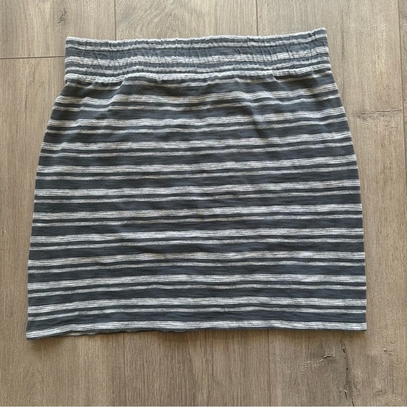 Ann Taylor Loft mini skirt - size XS - Picture 4 of 4